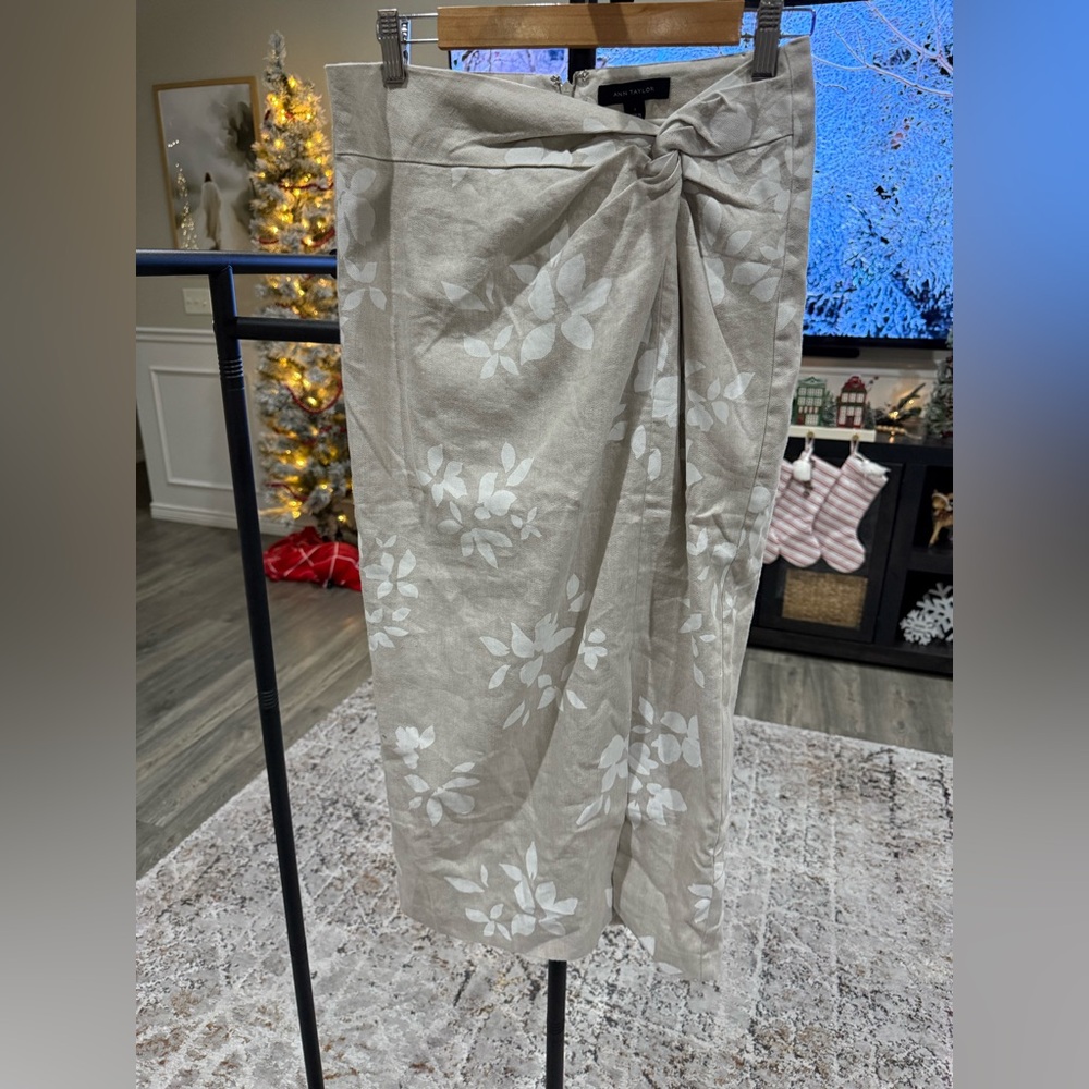 Ann Taylor Cream Floral Skirt